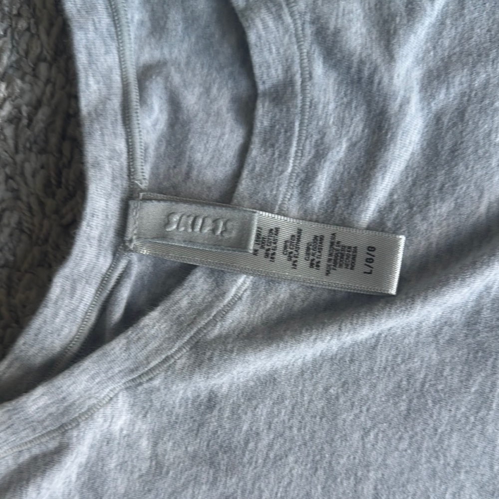 COPY - SKIMS Light Gray Tee - Picture 2 of 4